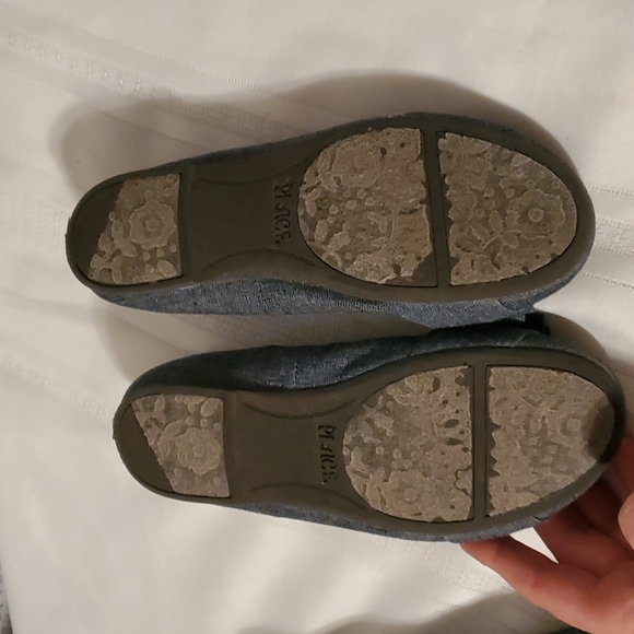 Childrens place 4 denim canvas shoes - Picture 2 of 7